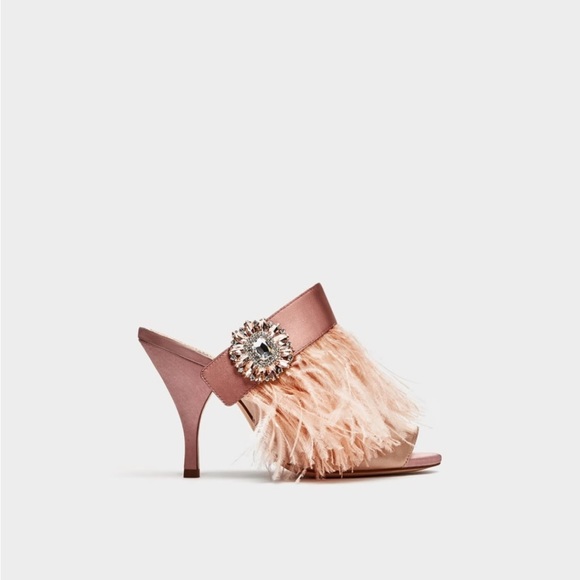 Zara Shoes - Zara fur rhinestone embellished elegant pink Barbie mule heels